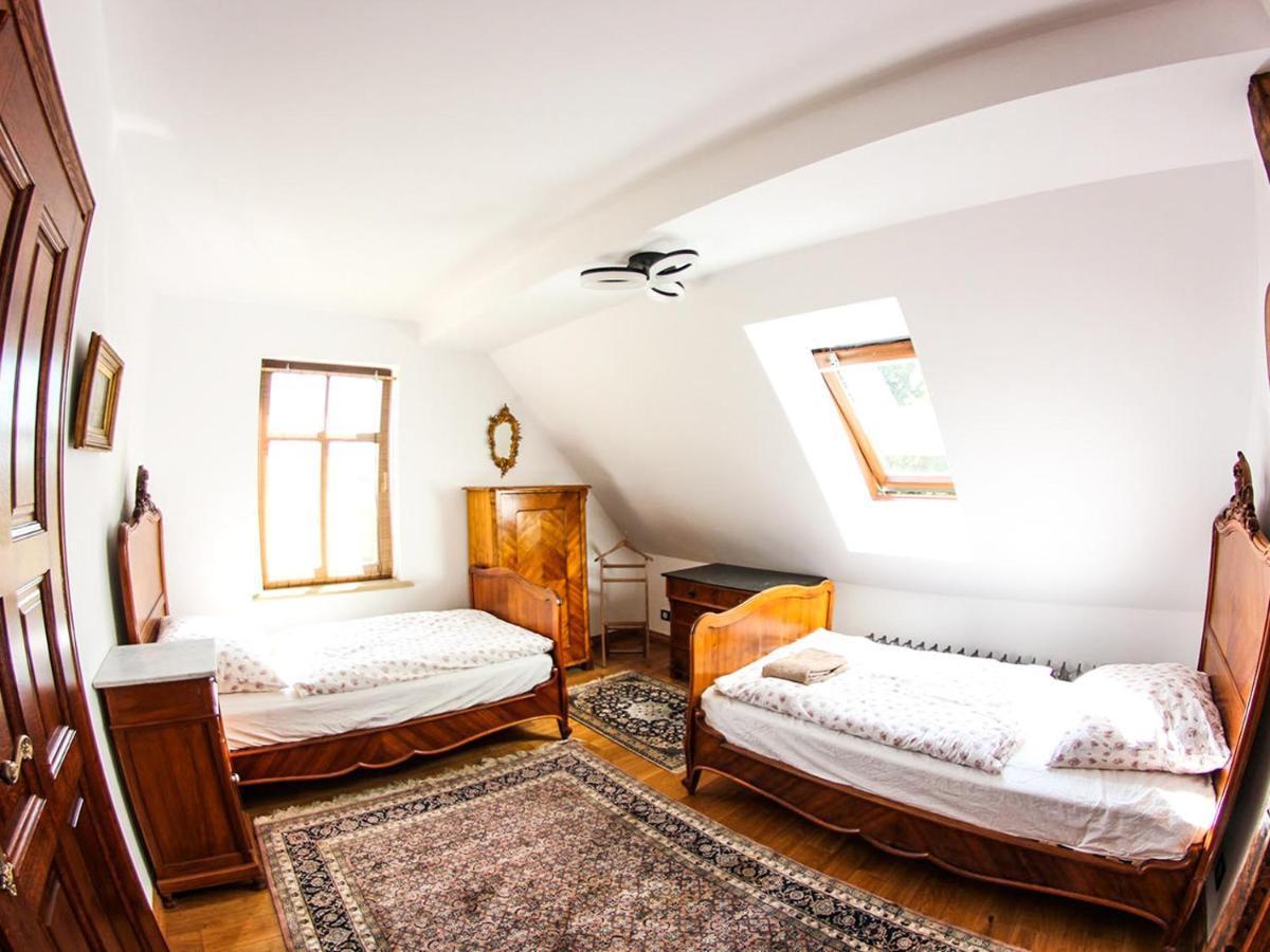 Dwor Gogolewo Nad Warta Bed & Breakfast Ksiaz Wielkopolski Bagian luar foto