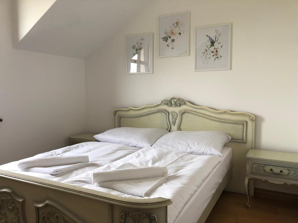 Dwor Gogolewo Nad Warta Bed & Breakfast Ksiaz Wielkopolski Bagian luar foto