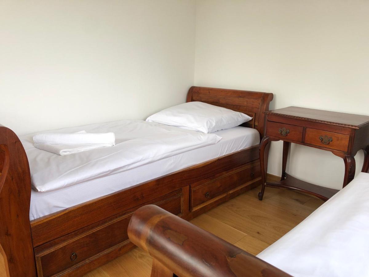 Dwor Gogolewo Nad Warta Bed & Breakfast Ksiaz Wielkopolski Bagian luar foto
