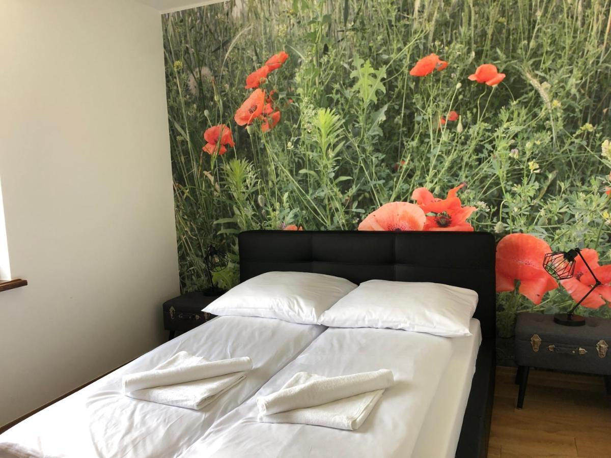 Dwor Gogolewo Nad Warta Bed & Breakfast Ksiaz Wielkopolski Bagian luar foto