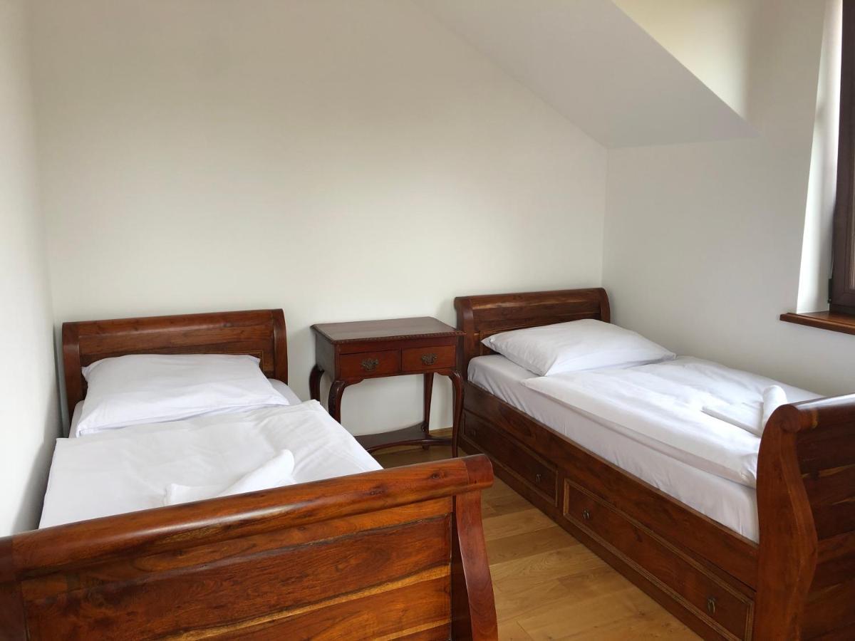 Dwor Gogolewo Nad Warta Bed & Breakfast Ksiaz Wielkopolski Bagian luar foto