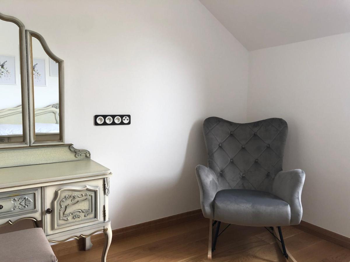 Dwor Gogolewo Nad Warta Bed & Breakfast Ksiaz Wielkopolski Bagian luar foto